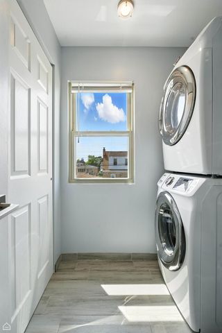 7515 W Roscoe Street, Chicago, IL 60634