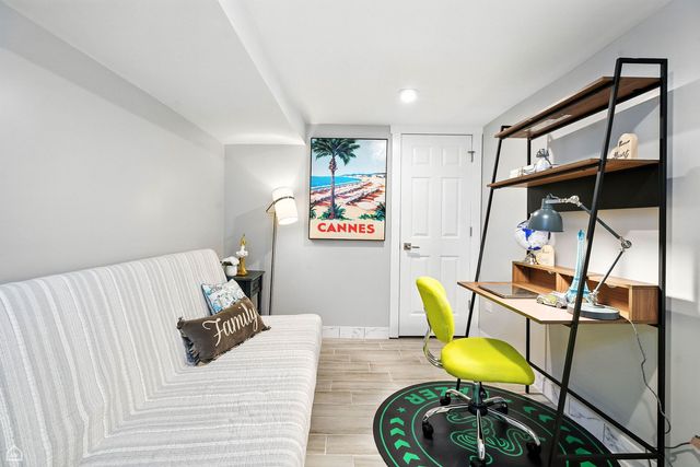 7515 W Roscoe Street, Chicago, IL 60634