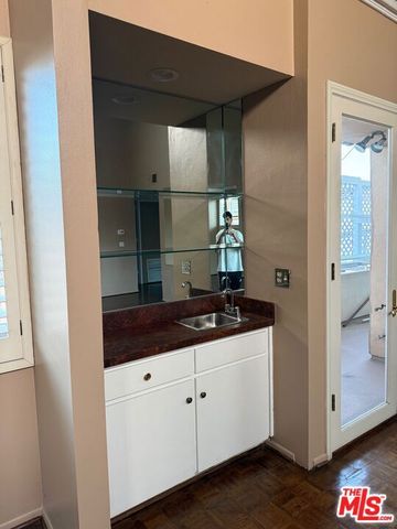 1500 Camden Avenue 4C, Los Angeles, CA 90025