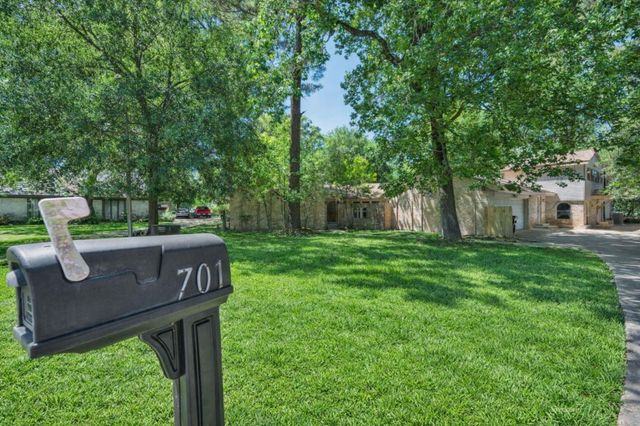 701 Biloxi Court, Conroe, TX 77302