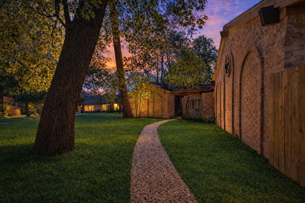 701 Biloxi Court, Conroe, TX 77302