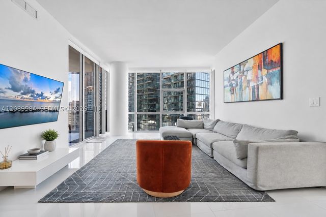 851 NE 1st Ave 1712, Miami, FL 33132