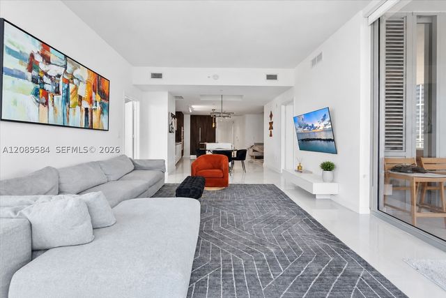 851 NE 1st Ave 1712, Miami, FL 33132