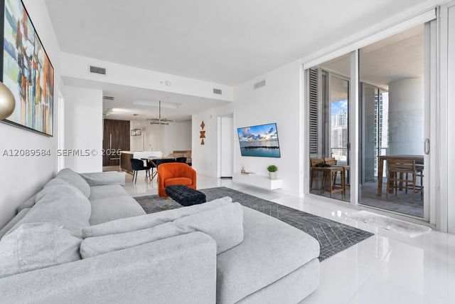 851 NE 1st Ave 1712, Miami, FL 33132