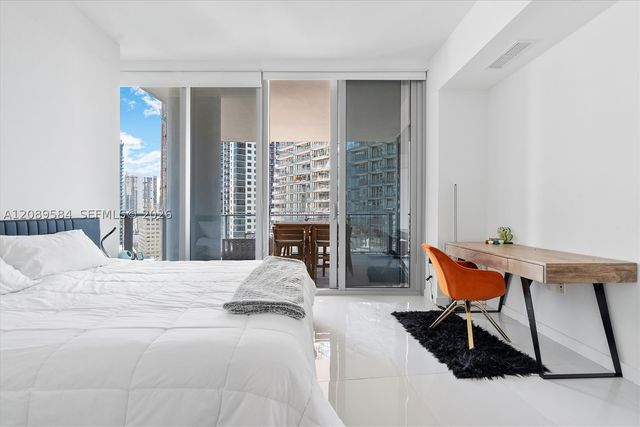 851 NE 1st Ave 1712, Miami, FL 33132