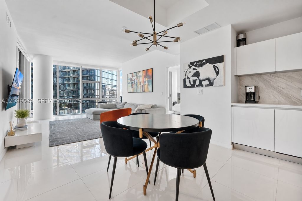 851 NE 1st Ave 1712, Miami, FL 33132