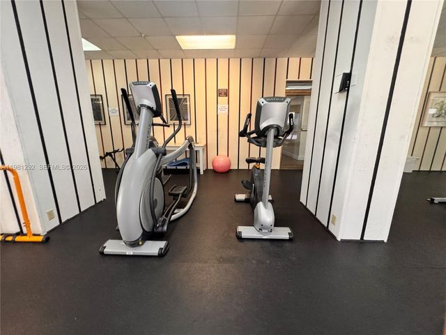 2750 NE 183rd St 2103, Aventura, FL 33160