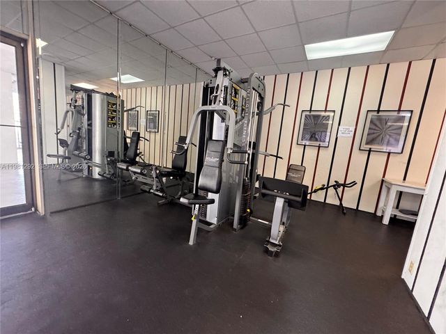 2750 NE 183rd St 2103, Aventura, FL 33160