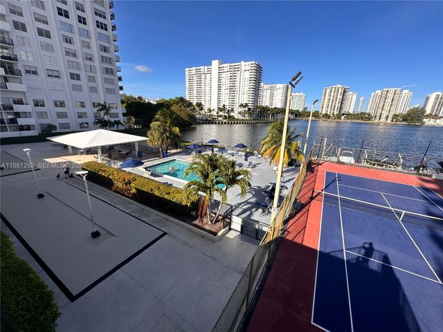 2750 NE 183rd St 2103, Aventura, FL 33160