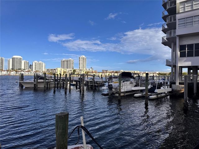 2750 NE 183rd St 2103, Aventura, FL 33160