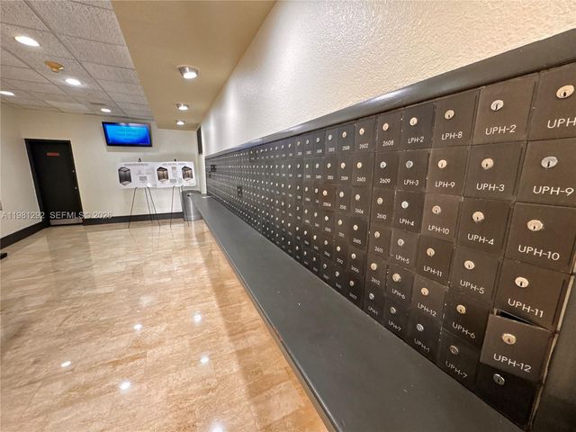 2750 NE 183rd St 2103, Aventura, FL 33160