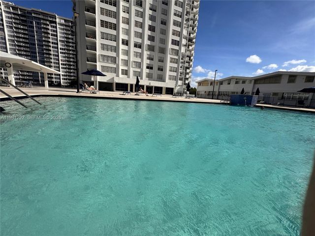 2750 NE 183rd St 2103, Aventura, FL 33160