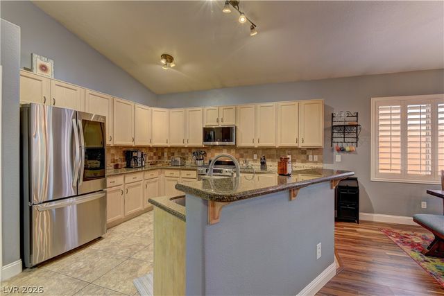 8025 Painted Clay Avenue, Las Vegas, NV 89128