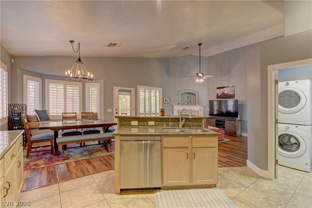 8025 Painted Clay Avenue, Las Vegas, NV 89128