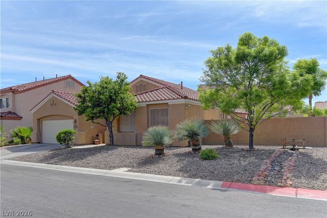 8025 Painted Clay Avenue, Las Vegas, NV 89128