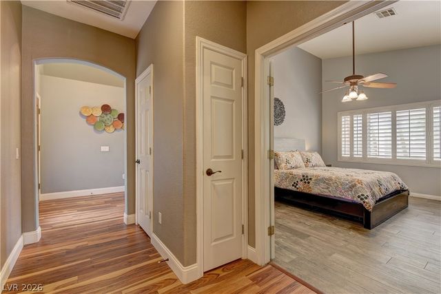 8025 Painted Clay Avenue, Las Vegas, NV 89128