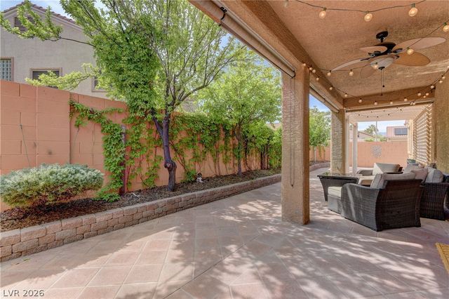 8025 Painted Clay Avenue, Las Vegas, NV 89128
