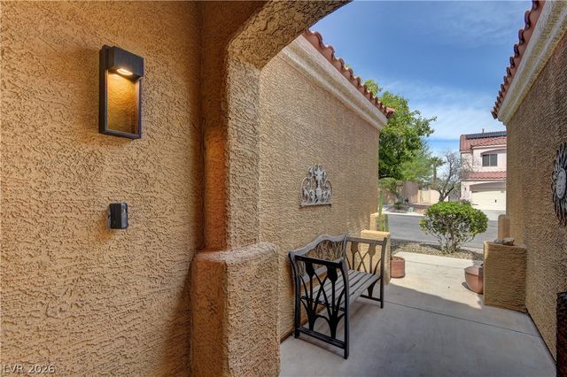 8025 Painted Clay Avenue, Las Vegas, NV 89128