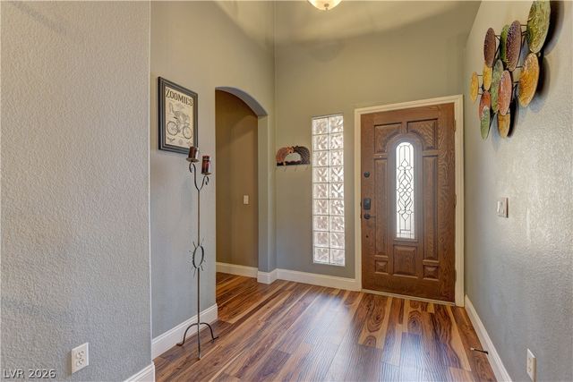 8025 Painted Clay Avenue, Las Vegas, NV 89128