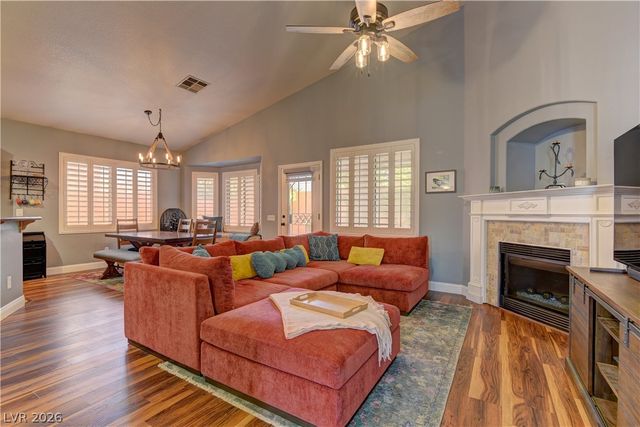 8025 Painted Clay Avenue, Las Vegas, NV 89128