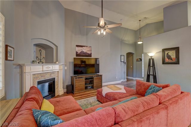 8025 Painted Clay Avenue, Las Vegas, NV 89128