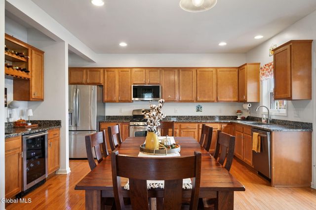 9 Willis Way, Malta, NY 12020