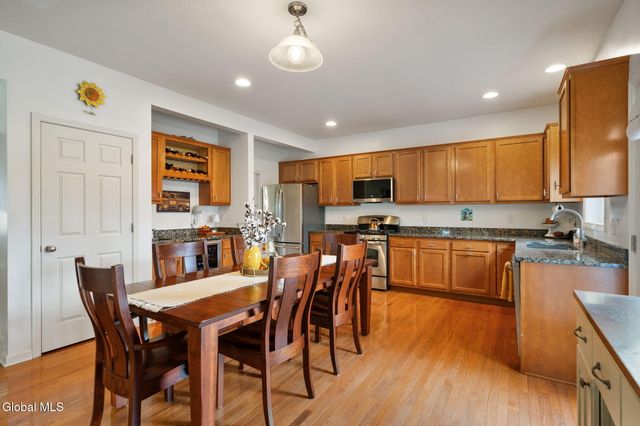 9 Willis Way, Malta, NY 12020