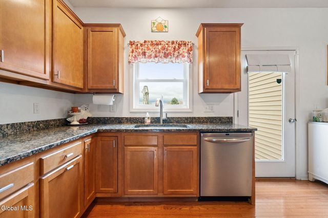 9 Willis Way, Malta, NY 12020