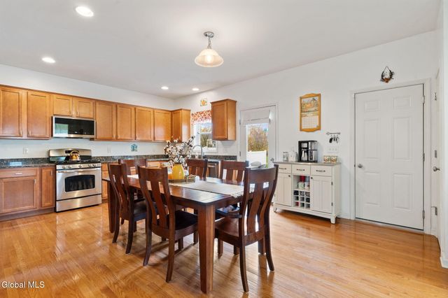 9 Willis Way, Malta, NY 12020