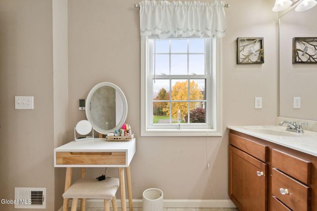 9 Willis Way, Malta, NY 12020