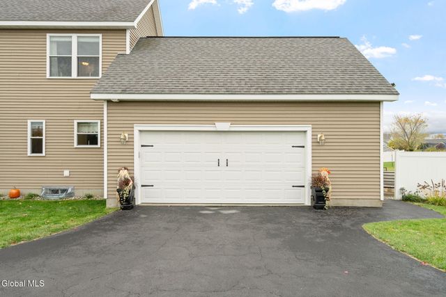 9 Willis Way, Malta, NY 12020