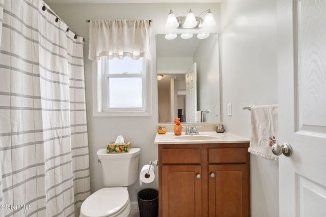 9 Willis Way, Malta, NY 12020