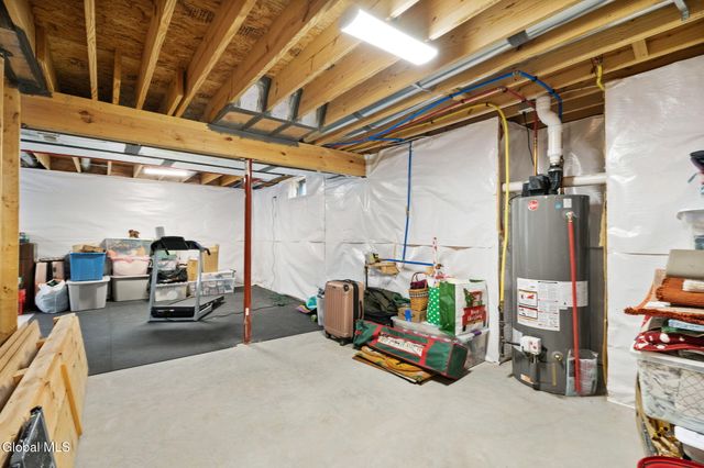 9 Willis Way, Malta, NY 12020