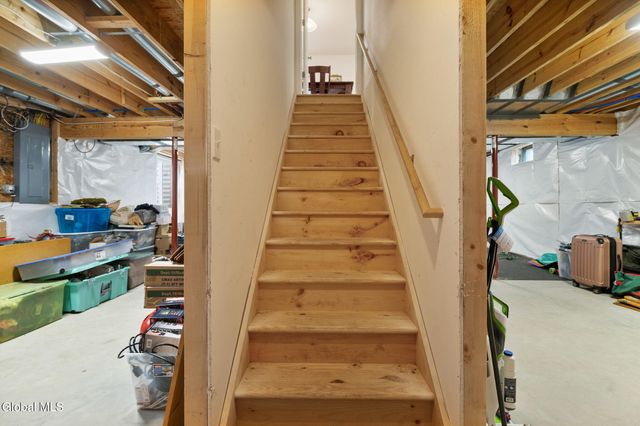 9 Willis Way, Malta, NY 12020