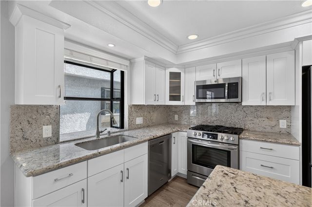 1221 N Sycamore 5, Los Angeles, CA 90038