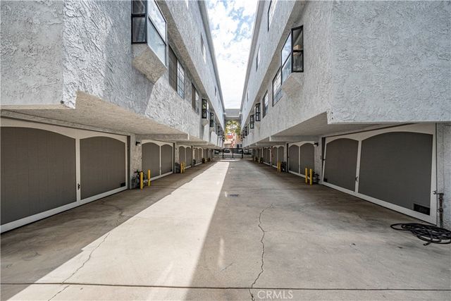 1221 N Sycamore 5, Los Angeles, CA 90038
