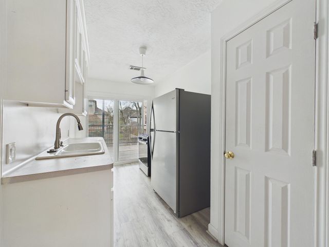 5110 Academy Street 4, Houston, TX 77005