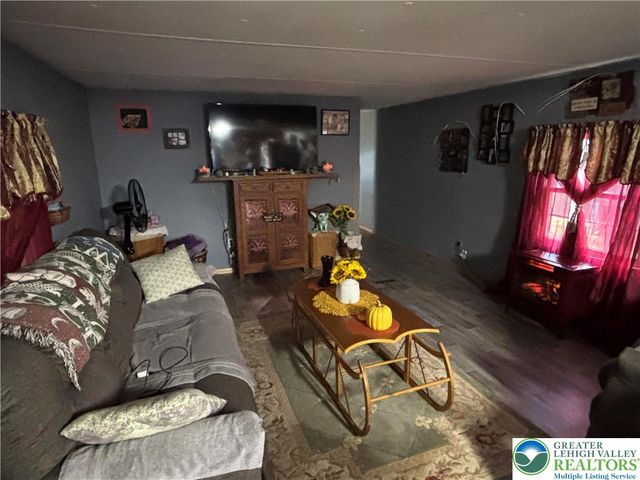 3 TRIBE Lane, Wind Gap Boro, PA 18091