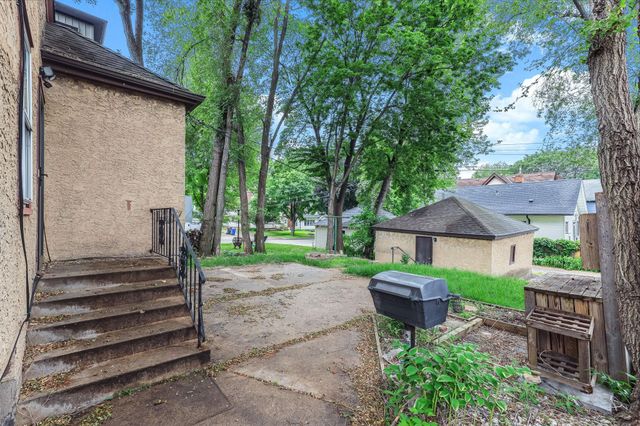 75 Cleveland Avenue S, Saint Paul, MN 55105