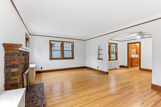 75 Cleveland Avenue S, Saint Paul, MN 55105