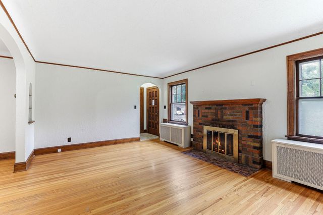 75 Cleveland Avenue S, Saint Paul, MN 55105