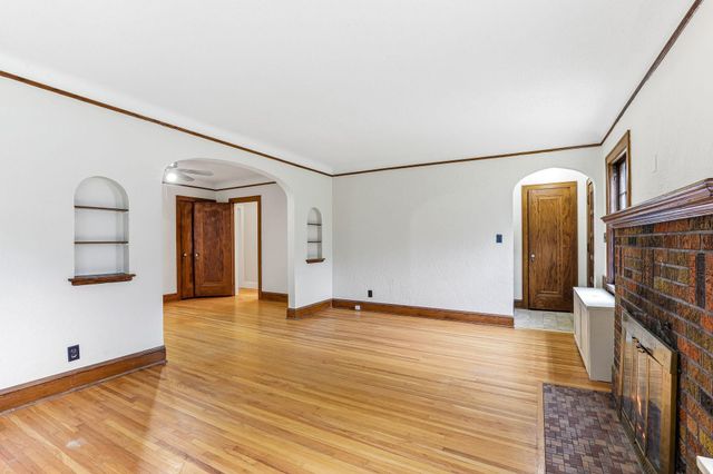 75 Cleveland Avenue S, Saint Paul, MN 55105