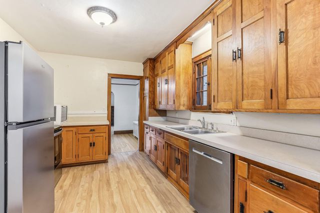 75 Cleveland Avenue S, Saint Paul, MN 55105