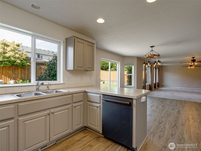 1312 NW 9th Way, Battle Ground, WA 98604