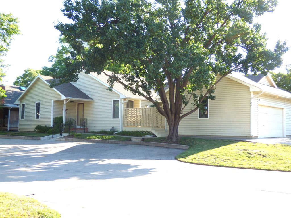 9111 W 21st St N #25, Wichita, KS 67205