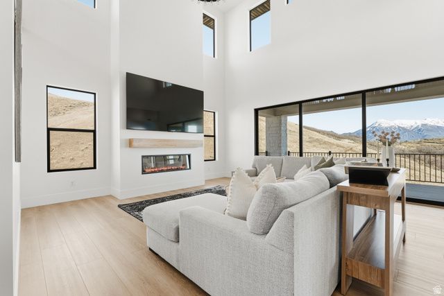 1109 W AUTUMN VIEW CIR, Lehi, UT 84048