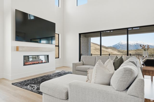 1109 W AUTUMN VIEW CIR, Lehi, UT 84048