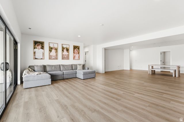 1109 W AUTUMN VIEW CIR, Lehi, UT 84048