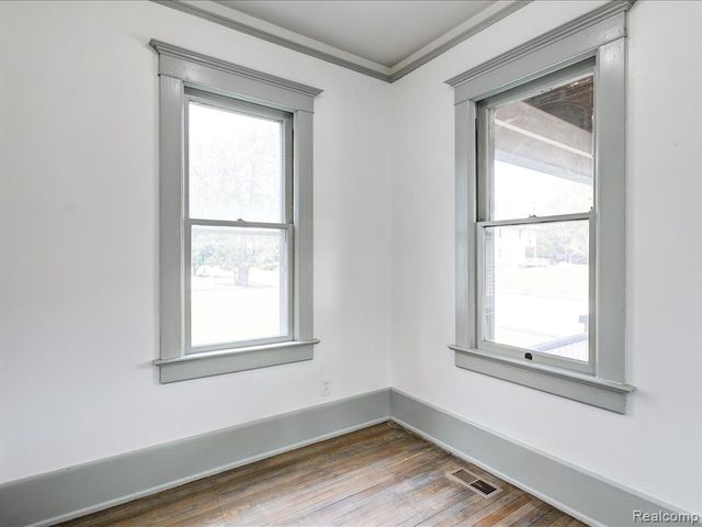 1102 Lapeer Avenue, Port Huron, MI 48060