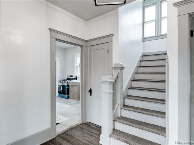 1102 Lapeer Avenue, Port Huron, MI 48060